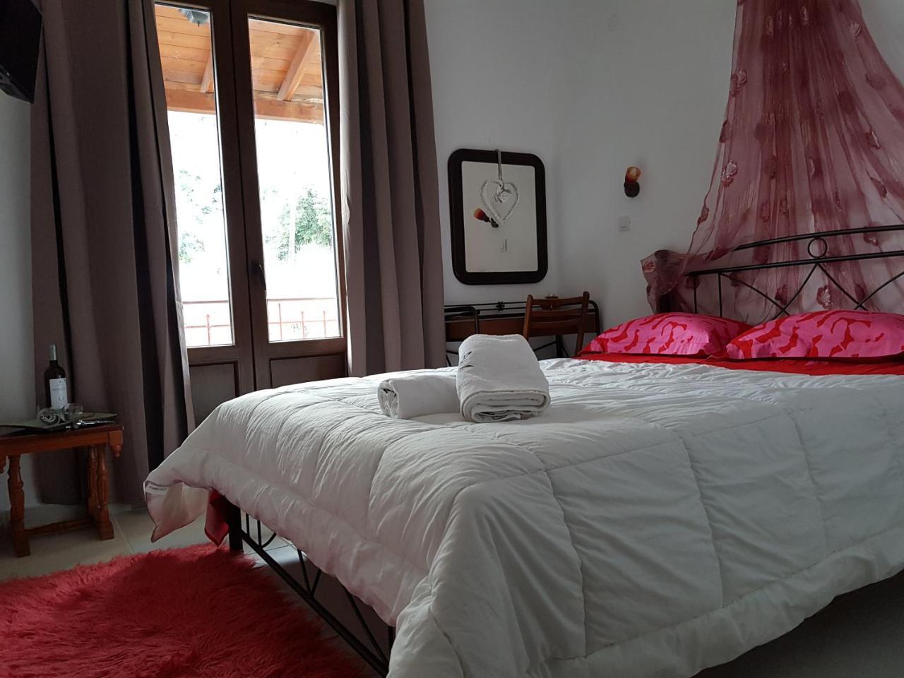 Petra & Elato Art Hotel Valtessiniko Exterior photo